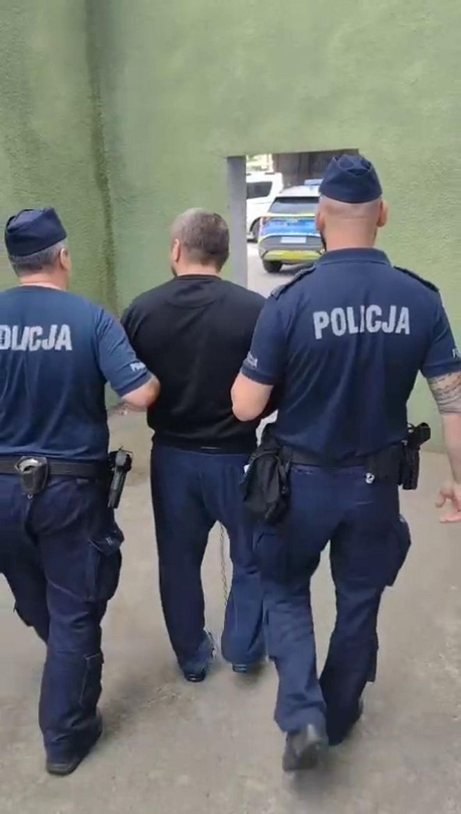 Wtargnął z siekierą do mieszkania