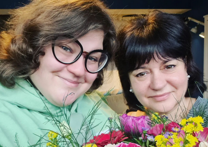 Dominice Gwit przy dziecku pomaga mama. Fanka: „Początek jest dla rodziców i dziecka”