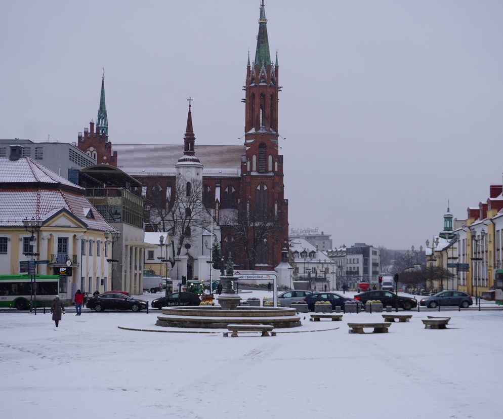 Białystok cały pod śniegiem. Zobacz atak zimy w stolicy Podlasia