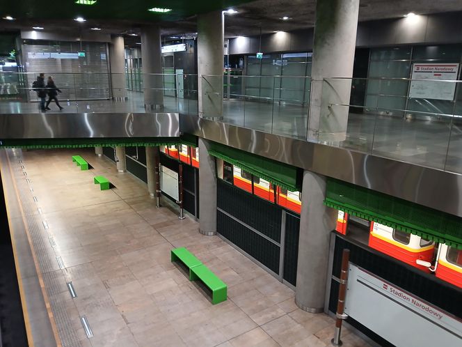 Peron 3. linii metra na stacji M2 Stadion Narodowy w Warszawie