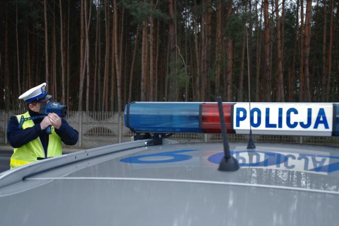 Siedmiu bez prawa jazdy! Trzech pijanych za kierownicą! Policja w Ostrowie podsumowała długi weekend
