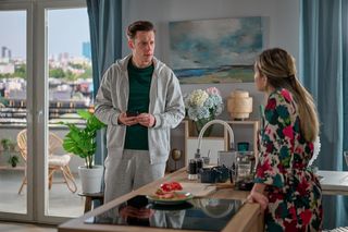 	Na Wspólnej odc 4061. Darek Żbik (Michał Mikołajczak), Kasia (Julia Chatys)