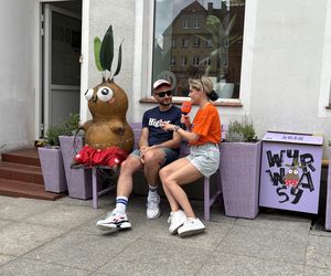Tłumy przyjezdnych i uśmiechy na twarzach. Wakacyjny patrol Eska Summer City na olsztyńskiej Starówce