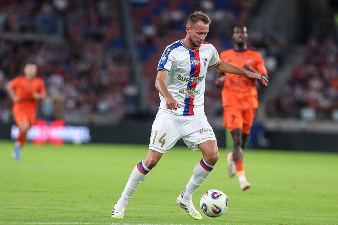 Górnik Zabrze - Termalica Nieciecza. Niesamowita atmosfera na Arenie Zabrze! Kibice Górnika dopingują swoją drużynę