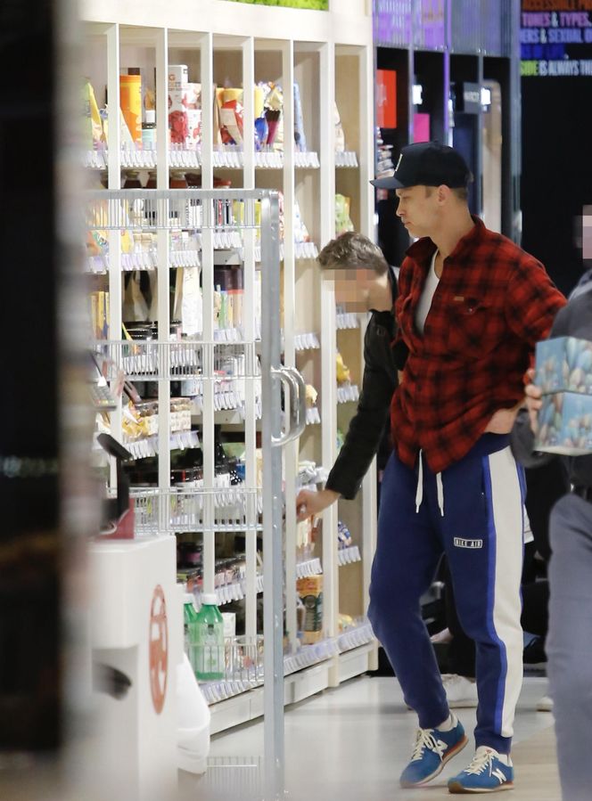 Maciej Zakościelny - męska wyprawa po odkurzacz