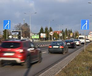 Poszerzenie wylotówki będzie droższe? Wykonawca zapowiedział też duże opóźnienie