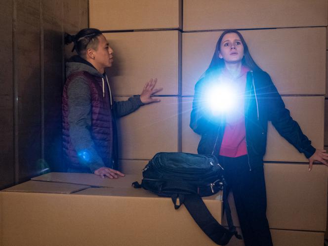 Na Wspólnej odc. 3318. Ula (Sherazade Wolff), Hao (Filip Tran)