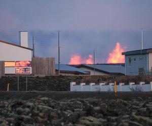 Horror na Islandii. Po erupcji wulkanu płoną domy, lawa dotarła do ewakuowanego miasteczka