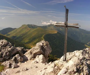 Najpiękniejszy szczyt Słowacji tylko godzinę drogi od Polski