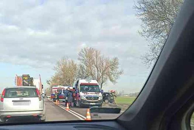 Dziękonie. Zderzenie dacii z toyotą, dwie osoby ranne [ZDJĘCIA]
