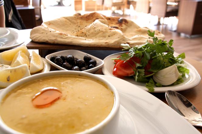 Kuchnia turecka - ostra, słodka, pełna niezwykłych aromatów. Jakie są sekrety kuchni tureckiej?
