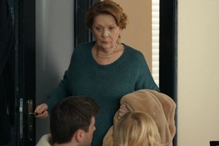 	Barwy szczęścia odc. 3035. Józefina Rawiczowa (Elżbieta Jarosik), Cezary (Marcel Opaliński), Lea (Lena Sobota)