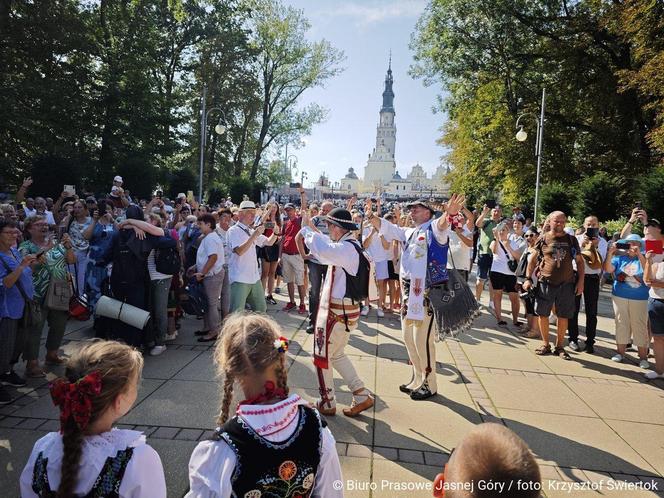 II szczyt pielgrzymkowy na Jasną Górę. Więcej pątników niż w zeszłym roku