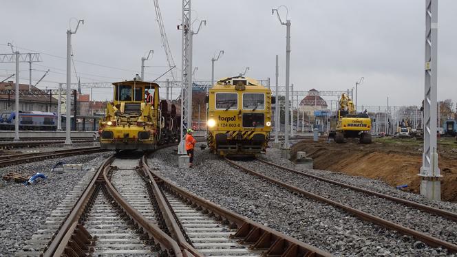 Modernizacja stacji Olsztyn Główny. Rozrasta się tunel na Zatorze i przybywa torów [ZDJĘCIA]