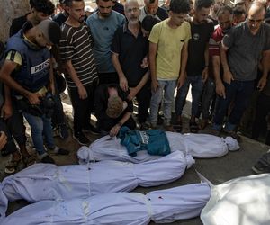 Strefa Gazy/ 74 zabitych w atakach Izraela, z czego 30 w nalocie na nadmorską kawiarnię.