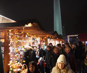 Weeihnachtsmarkt na Alexanderplatz