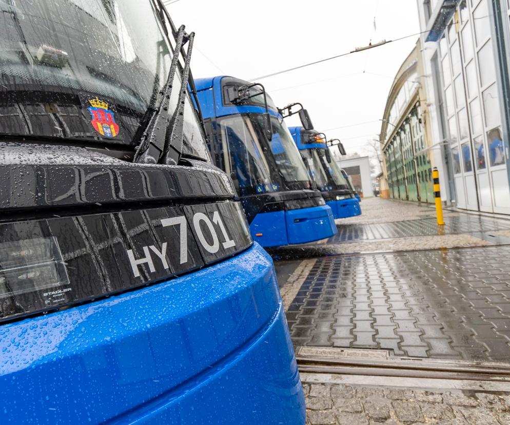 Zmiany w kursowaniu tramwajów i autobusów w Krakowie. Będą jeździły częściej
