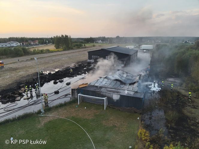 Pożar bazy transportowej w miejscowości Ławki w gminie Łuków