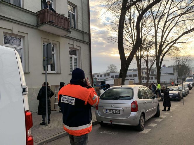 Kolejna katastrofa budowlana w Lublinie? Mieszkańcy kamienicy przy ul. Farbiarskiej w nocy zaczęli ratować swój dobytek