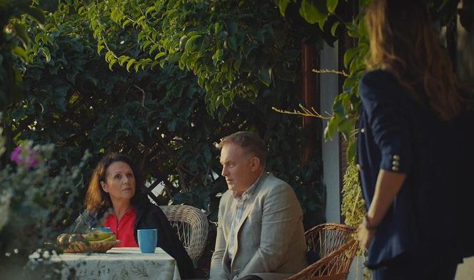 	M jak miłość odc. 1777. Marysia (Małgorzata Pieńkowska), Artur Rogowski (Robert Moskwa), Ewa Kalinowska (Anna Kerth)