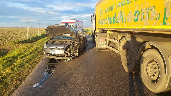 Wypadek na skrzyżowaniu w Lesznie. Jeden z kilku w regionie