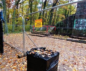 Porządkowanie terenu wokół wieży Quistorpa