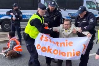 Warszawa. Aktywiści zablokowali most Poniatowskiego