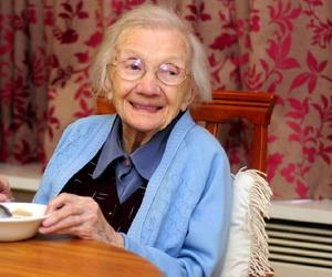 Kobieta przez  całe życie unikała mężczyzn jak ognia. Dożyła 109 lat. To sekret jej długowieczności