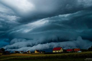 Potężna chmura szelfowa widziana z okolic Rzeszowa