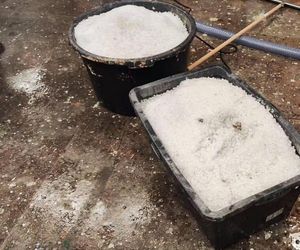 Szokująca anomalia w Niemczech! Grad zasypał miasto, ulice białe