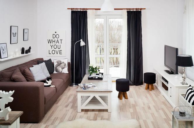 Brązowa sofa