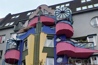 Kolorowa plomba we Wrocławiu. W latach 90-tych to był najpiękniejszy budynek we Wrocławiu