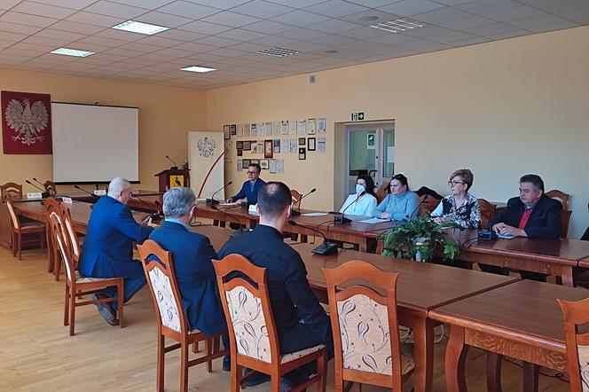 Spotkanie mieszkańców Kretomina z wójtem gminy Manowo
