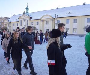 Studniówka miejska w Białymstoku. Prezydent wraz z maturzystami zatańczyli poloneza