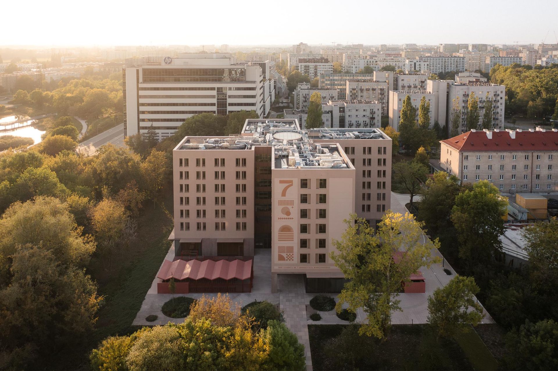 Dom studenta numer 7. Warszawski Akademik