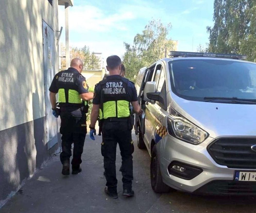 Dramat pana Piotra. Rok mieszkał na klatce schodowej w Warszawie. Przełamał milczenie