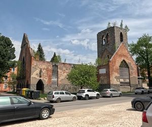 Opuszczony kościół Salwatora na Dolnym Śląsku. Tajemnicza ruina w centrum miasta 