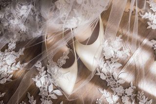 Modne buty ślubne za niecałe 70 złotych to hit internetu. Ciężko oderwać od nich wzrok!