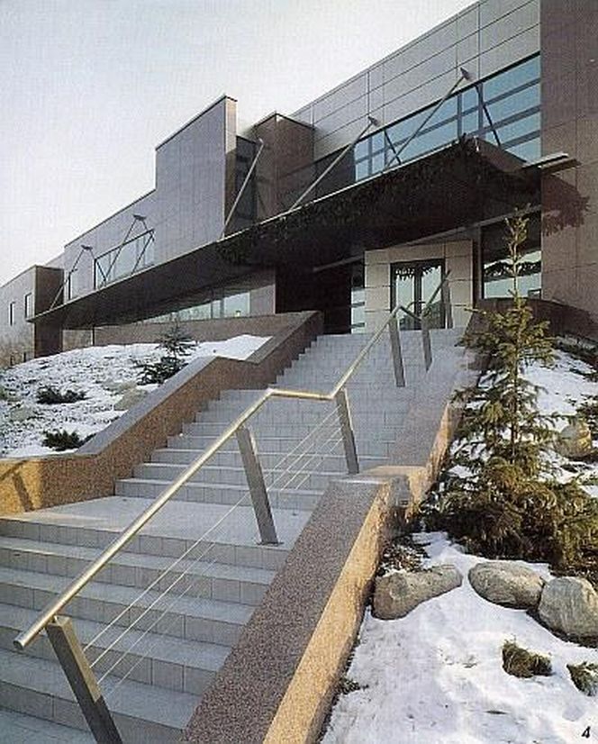 Najlepszy budynek Warszawy 1989-1995: Centrum Komputerowe – siedzibia firmy HECTOR