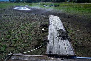 Jezioro Solińskie na Podkarpaciu wysycha. Bardzo niski stan wody [ZDJĘCIA]