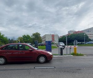 Szpital papieski ma nowy system parkingowy
