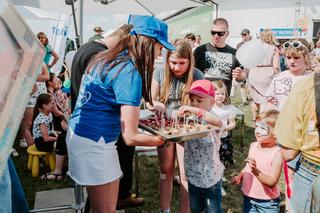 Piknik rodzinny na terenie Cukrowni w Środzie Wielkopolskiej. Radio Eska zaprasza na wydarzenie