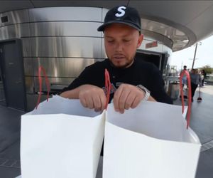 Książulo odwiedził restaurację Elona Muska. Tyle zapłacił za zamówienie. Dużo?
