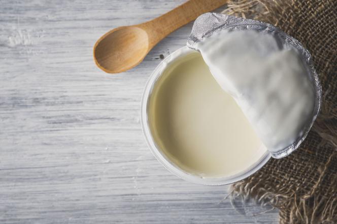 Jogurt naturalny - właściwości, kalorie, rodzaje. Dlaczego warto jeśc jogurty?