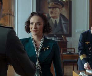 Zatoka szpiegów 2 sezon odc. 11. Eva Stromberg (Sonia Mietielica), Franz Neumann (Bartosz Gelner)