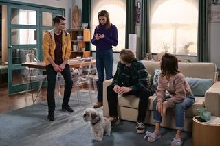 Pierwsza miłość, odcinek 3774. Anka (Anna Pentz), Biały (Igor Paszczyk), Iga (Waleria Gorobets), Filip (Dominik Smaruj),