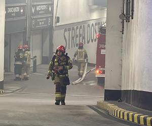 W Galerii Północnej zapalił się samochód. Ewakuacja centrum handlowego