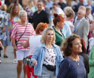 Potańcówka w centrum Katowic. Wyspiański znów porwał tłumy do szalonej zabawy