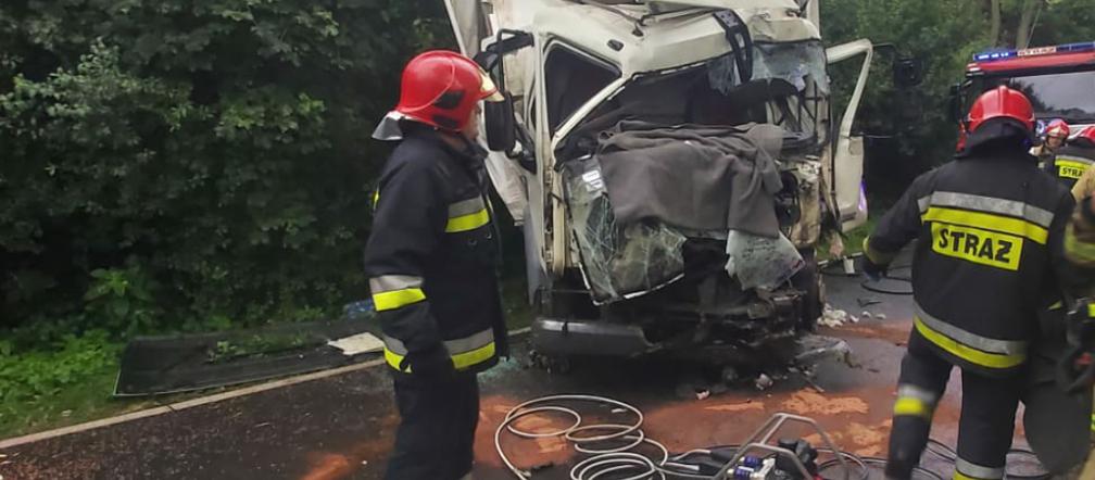 Zderzenie dwóch ciężarówek w powiecie olsztyńskim