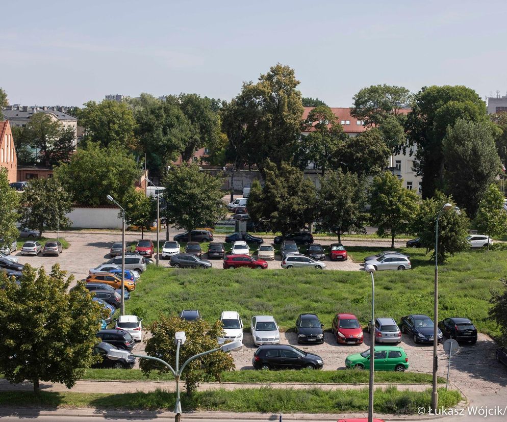 Miasto ogłosiło przetarg na przebudowę ul. Bernardyńskiej i parkingu przy szpitalu miejskim 